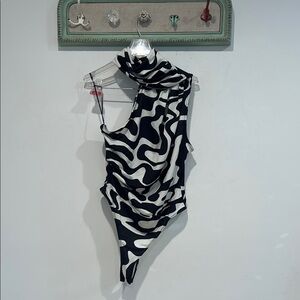 River Island groovy geo swirl contrast Black / White drape cut out Bodysuit 12